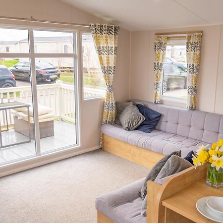 64 Lancaster The Lazy Willow 3 Bedroom Hot Tub Caravan Tattershall Lakes Bagian luar foto