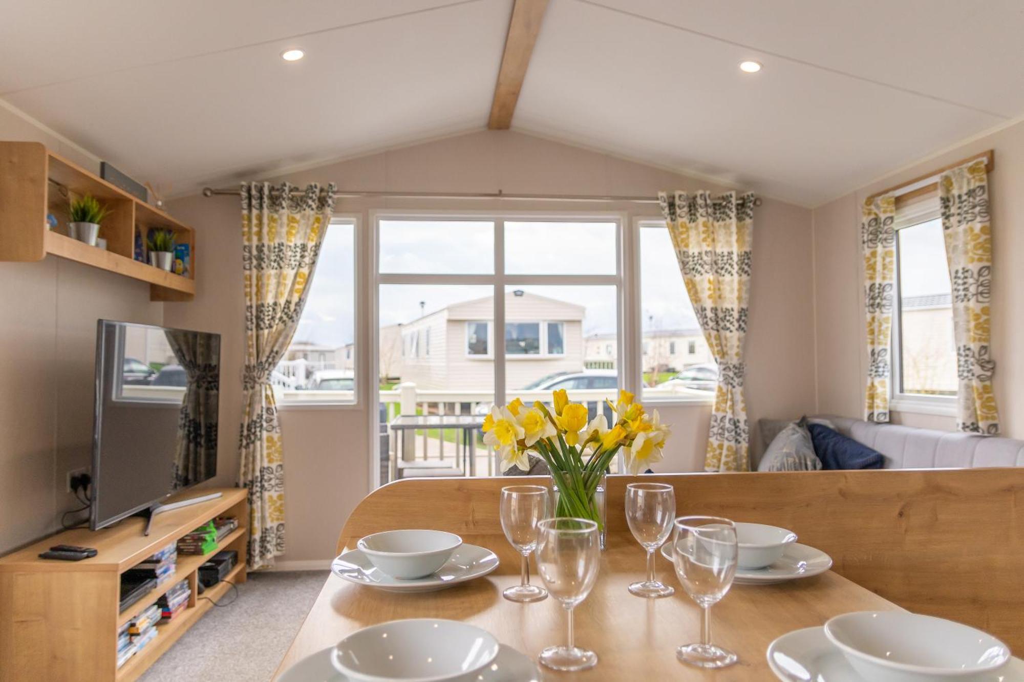 64 Lancaster The Lazy Willow 3 Bedroom Hot Tub Caravan Tattershall Lakes Bagian luar foto